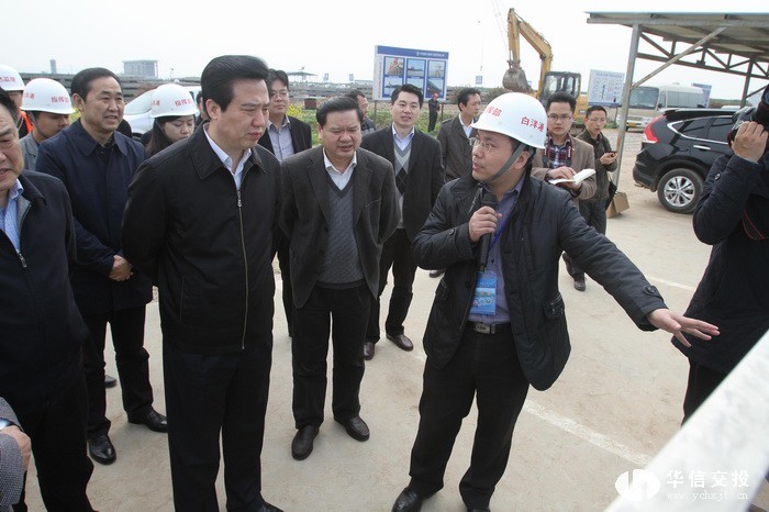 省委常委、市委書記黃楚平調(diào)研白洋港口新區(qū).jpg